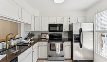 6316 CHIMNEY WOOD Ct, Alexandria, VA 22306