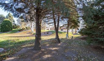 8 FIESTA Ct E, Appleton, WI 54911