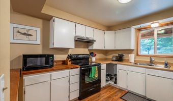 1145 NEWPORT Ave, Bandon, OR 97411
