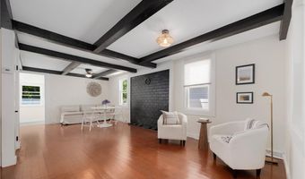 69 Overlook Dr, Warwick, RI 02818