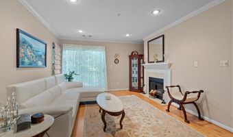 20322 BEECHWOOD Ter 202, Ashburn, VA 20147