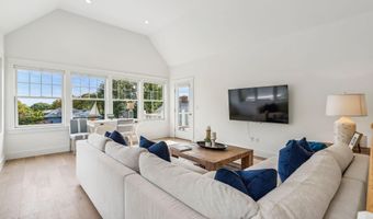 239 A Foreside Rd, Falmouth, ME 04105