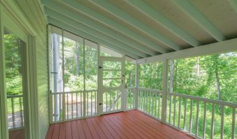 14 Hunt Rd, Belfast, ME 04915