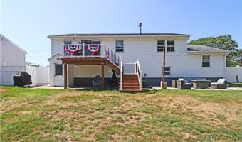 62 Valleybrook Dr, East Providence, RI 02914