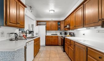 2210 Skyline Dr, Bartlesville, OK 74006