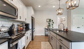 6512 Summer Shade Cir, Alvaton, KY 42122