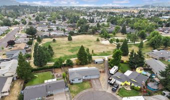 5094 DAISY St, Springfield, OR 97478