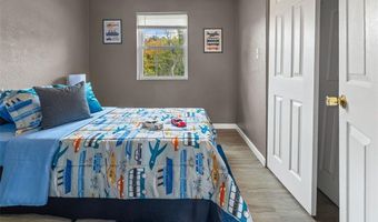 2405 Woodcrest Dr, Alton, IL 62002