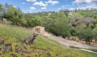 2557 Live Oak Park Rd, Fallbrook, CA 92028