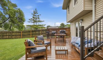 727 22nd Ave SW, Altoona, IA 50009