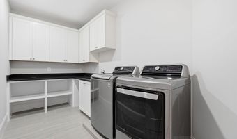 3555 N DICKERSON St, Arlington, VA 22207