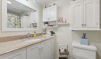 7425 DEMOCRACY Blvd 14, Bethesda, MD 20817