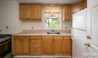 52 Blake Dr, Arden, NC 28704