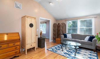 26 High St, North Kingstown, RI 02852