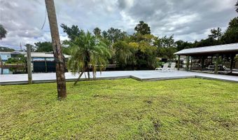 55744 HOLIDAY Cir, Astor, FL 32102