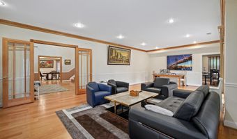 7230 BEVERLY St, Annandale, VA 22003
