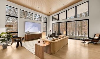 6916 CARMICHAEL Ave, Bethesda, MD 20817