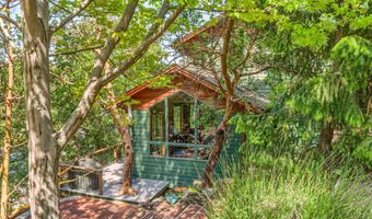 940 Pinecrest Ter, Ashland, OR 97520