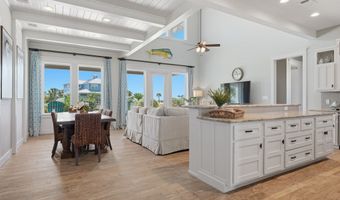 1009 Fiji Dr, Rockport, TX 78382
