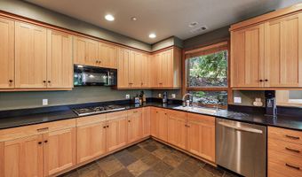 940 Pinecrest Ter, Ashland, OR 97520