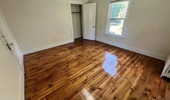 986 S East St #A, Amherst, MA 01002