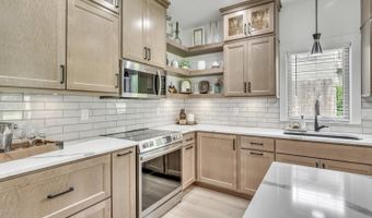 994 Emerald Hills Dr S, Arnolds Park, IA 51331