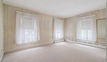 9 Willow St, Auburn, ME 04210