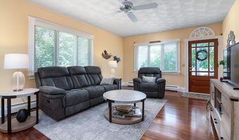 63 Starr St, Johnston, RI 02919