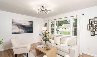 35 Waldron Rd, Allentown, NJ 08501