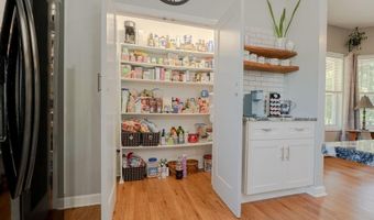 71 Vinton Ave, Cranston, RI 02920