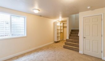 2627 Stange Rd, Ames, IA 50010