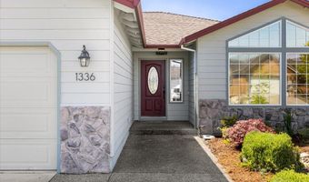 1336 Hawk Dr, Central Point, OR 97502