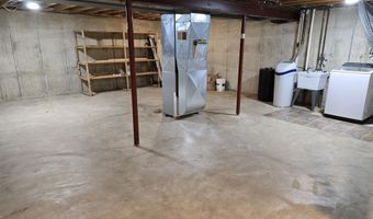5695 Wilshire Dr, Madison, WI 53711