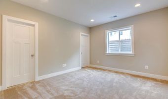 934 19TH St S, Arlington, VA 22202
