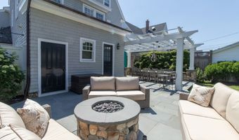 34 Island View Ave, Branford, CT 06405
