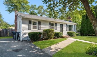 5 Versailles St, Cranston, RI 02920
