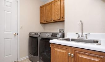 1167 Greens Farm Rd, Cincinnati, OH 45102