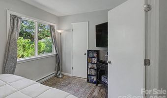 102 Wicklow Dr, Asheville, NC 28806