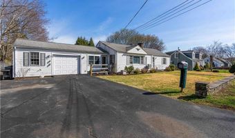 11 Terrace Dr, Bristol, RI 02809