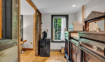 6 Spring St, Chester, CT 06412