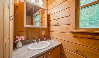 81 Pine Valley Rd, Bethlehem, NH 03574