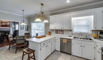 213 Boxwood Cir, Brandon, MS 39047