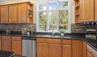 4 Monticello Dr, Amherst, NH 03031