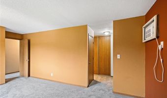 4 Pine Tree Dr 223, Arden Hills, MN 55112