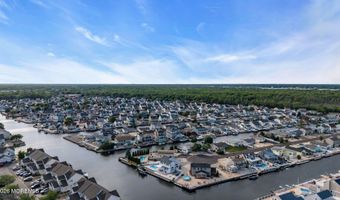 91 S Ronald Ave S, Bayville, NJ 08721