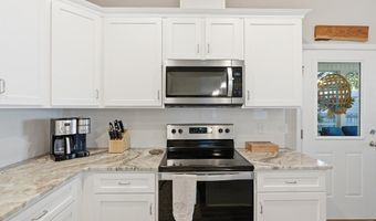 72 13th St, Apalachicola, FL 32320