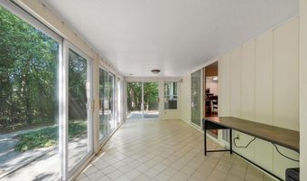 8 HILLTOP Ct, Appleton, WI 54914
