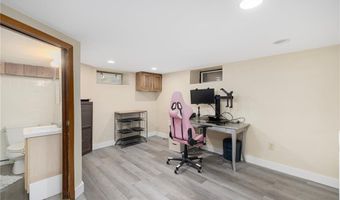 82 Sherry Ave, Bristol, RI 02809