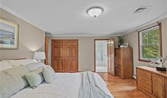 105 LYNN Cir, East Greenwich, RI 02818