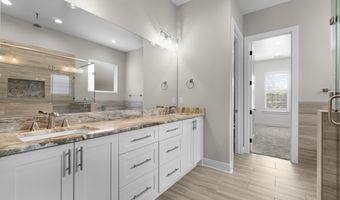7901 S Shoreline Blvd, Benton, AR 72019